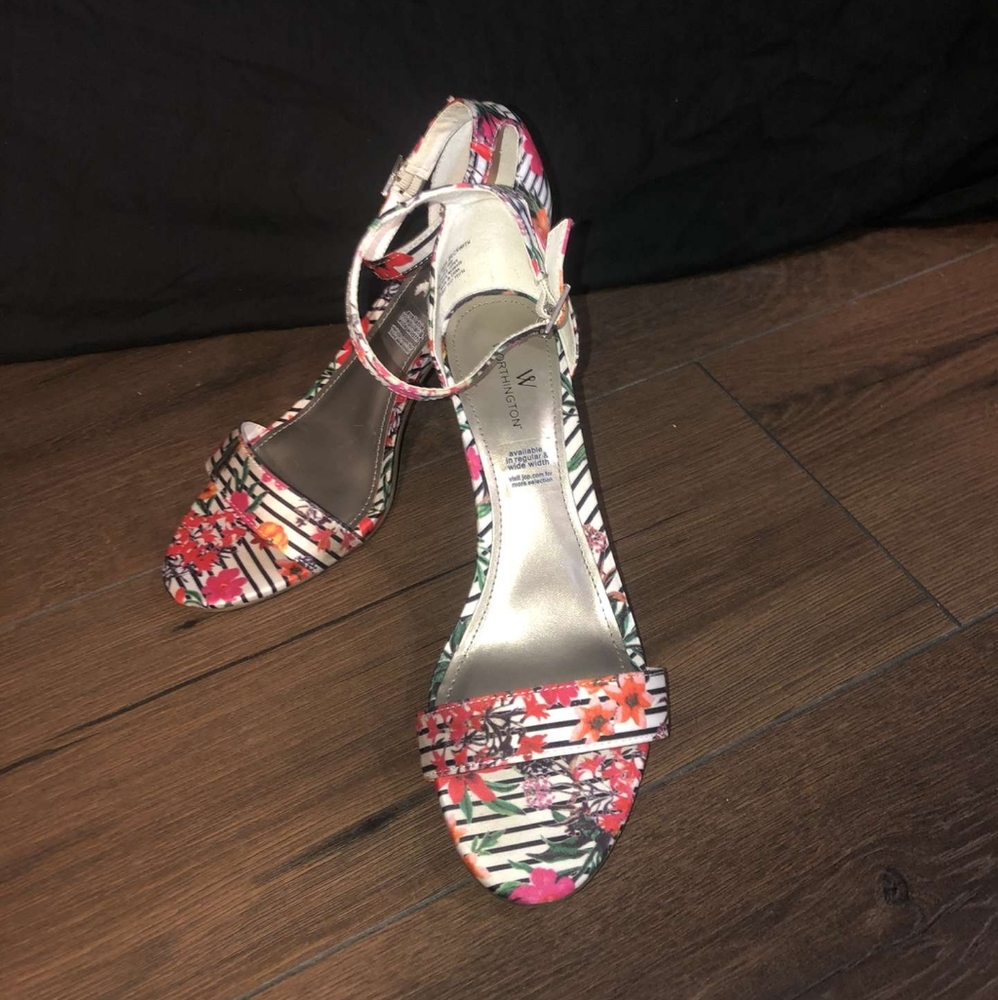 Strappy heels!